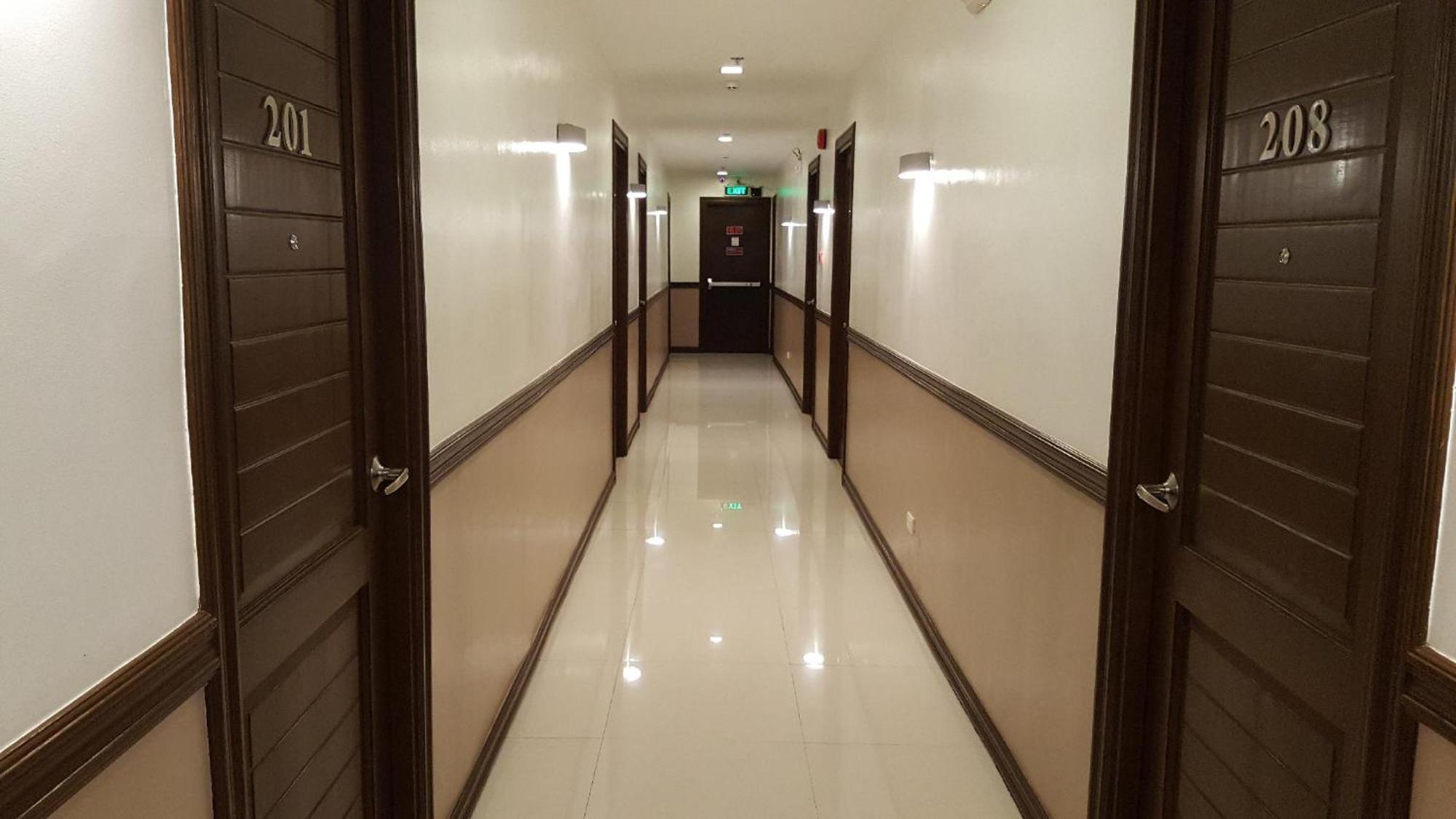 Pearli View Hotel Iloilo Powered By Cocotel Exterior photo